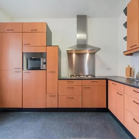 Apartment Spacious Tower Centre *